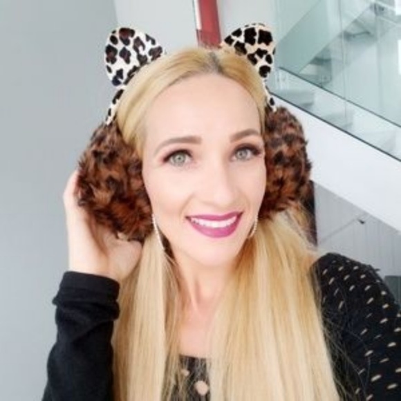 FIERCE DOLLZ Leopard Print Earmuffs - Picture 3 of 4